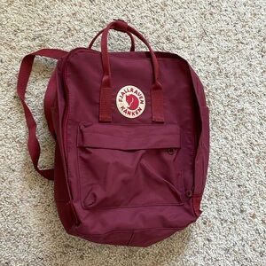 Full Size Burgundy Fjalraven Kanken backpack